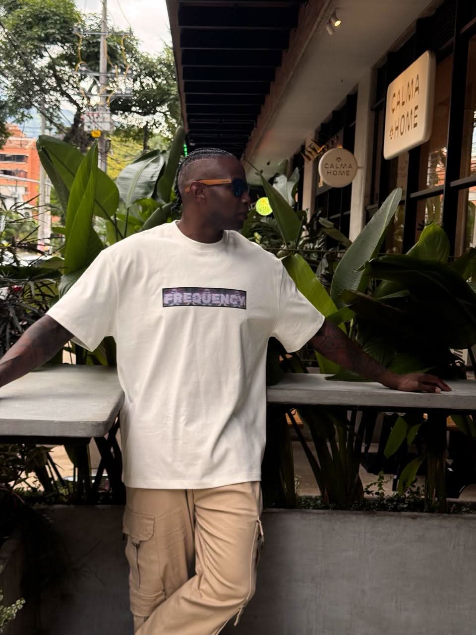 FREQUENCY Oversize Premium T-shirt